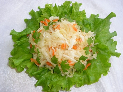 Рецепт - Салат из квашеной капусты (2)