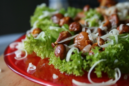 Рецепт - Салат из квашеной капусты с маринованным
