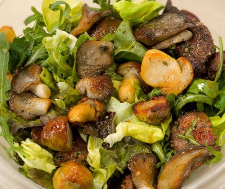Рецепт - Салат из печени и грибов