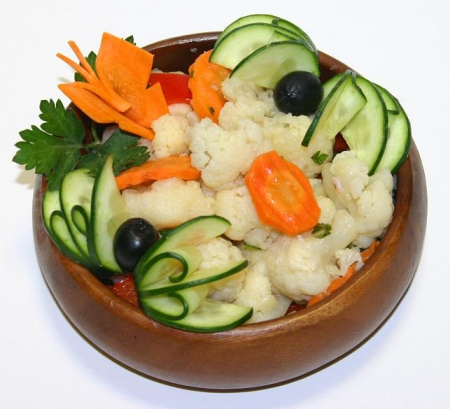 Рецепт - Салат с цветной капустой и помидорами (2