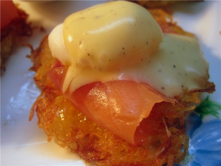 Рецепт - Яйца-пашот с филе лосося