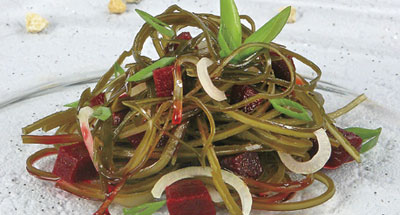 Рецепт - Салат из морской капусты со свеклой