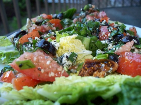 Рецепт - Салат из свежих овощей и сыра рокфор