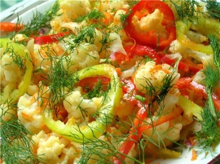 Рецепт - Салат из цветной капусты с морковью и сыром