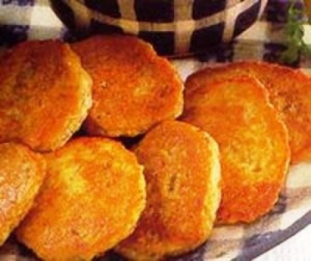 Рецепт - Оладьи из сладкого картофеля с копченой треской