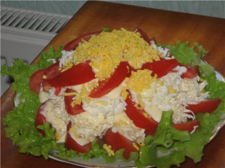 Рецепт - Салат из риса с помидорами и яйцом