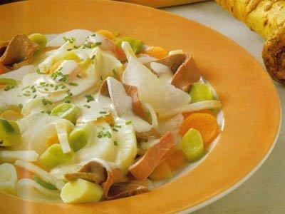 Рецепт - Салат из тертых кабачков с яблоками
