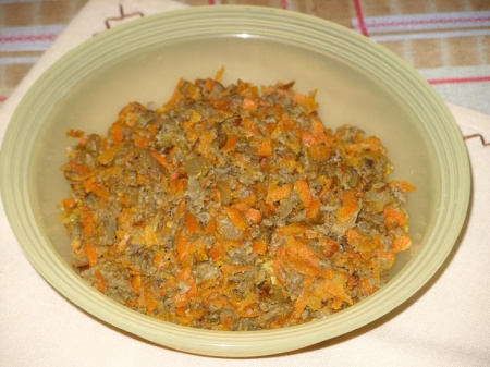 Рецепт - Салат из печени с фасолью