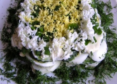 Рецепт - Салат из огурцов с зеленым салатом