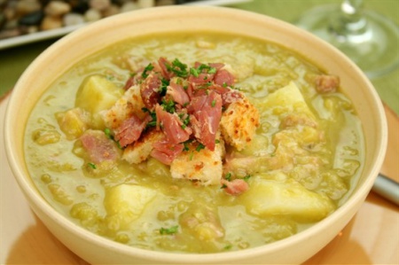 Рецепт - Суп гороховый с копченым окороком, приготовление горохового супа