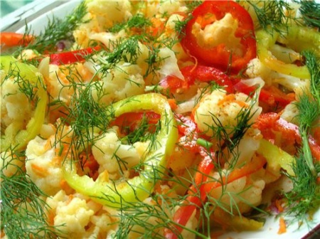 Рецепт - Салат из цветной капусты и кабачков