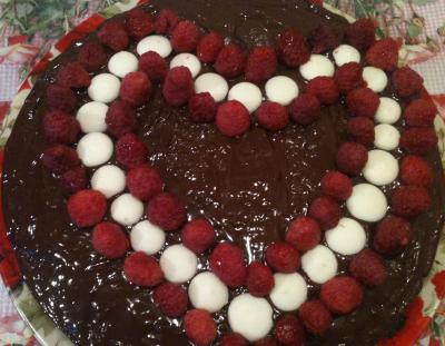Рецепт - Шоколадный торт с малиной ко Дню Святого Валентина