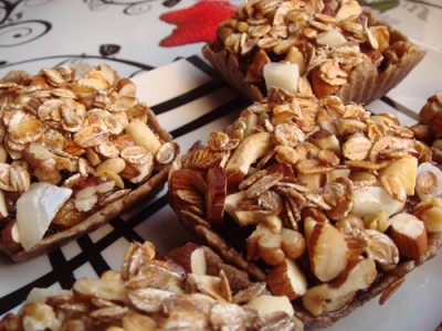 Постный рецепт - Тарталетки ржаные с пастой из сухофруктов и орешками
